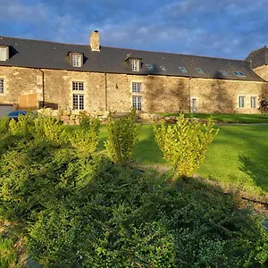 Bed & Breakfast Manoir De La Garaye - Parentale Taden